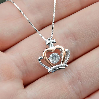 Collar con colgante de corona